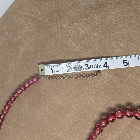 ~Stunning! New 70's Plastic Lucite Chunky Purple Necklace - Picture 6 of 8